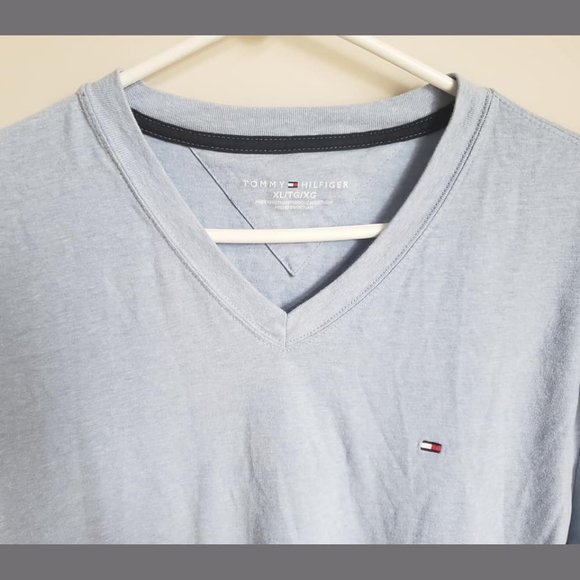 Tommy Hilfiger Essential V-Neck T-Shirt - Picture 3 of 6